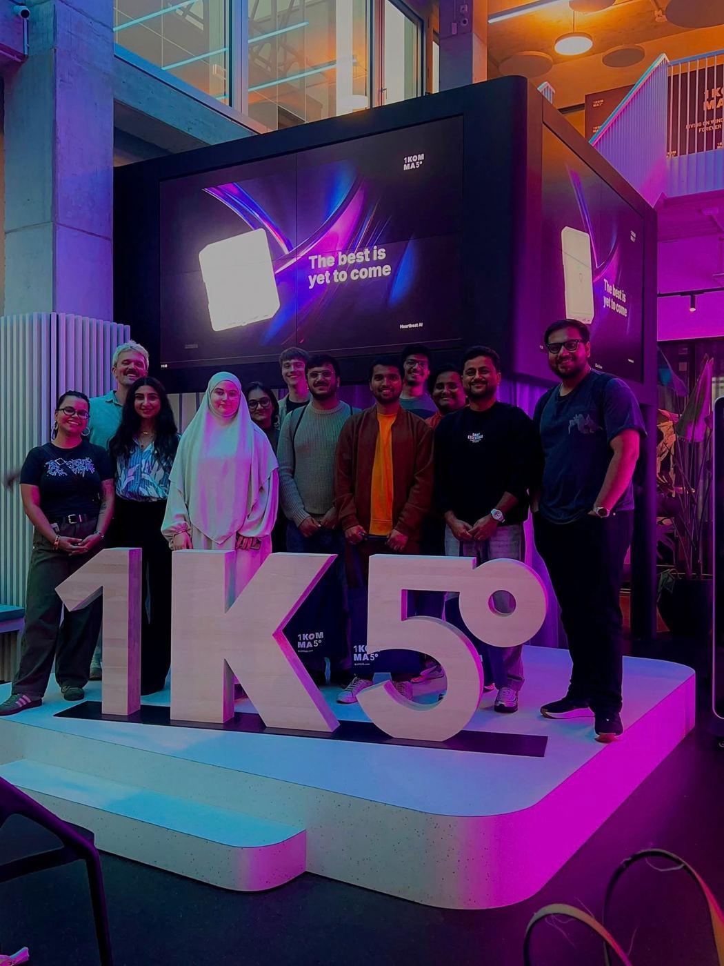 Group photo of students at 1KOMMA5°